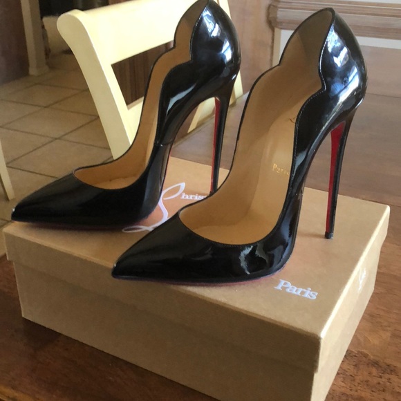 louboutin hot chick black